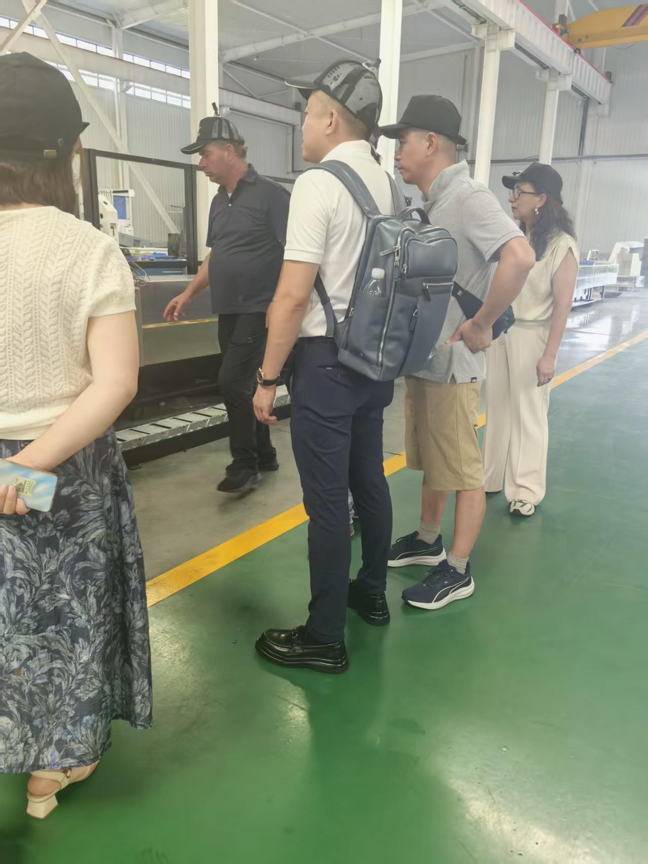 Welcome Italy customer visiting our factory